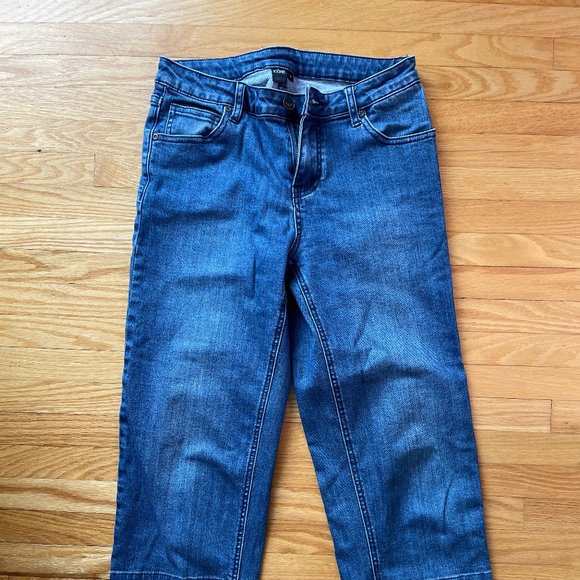 Raw Hem Cropped Jeans - Picture 2 of 3
